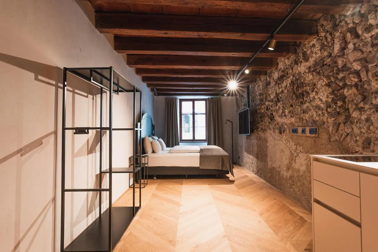 H5 Grauer Baer Studios & More Innsbruck